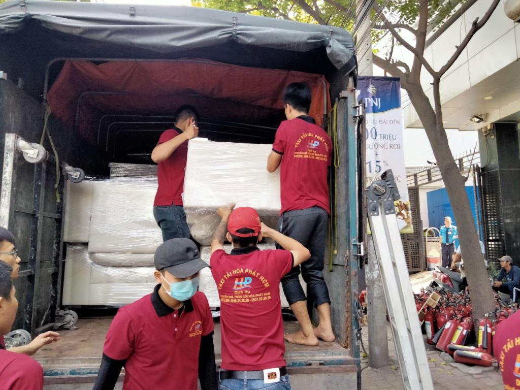 Công Ty TNHH THUONG MẠI DỊCH VỤ VẬN TẢI HÒA PHÁT HCM