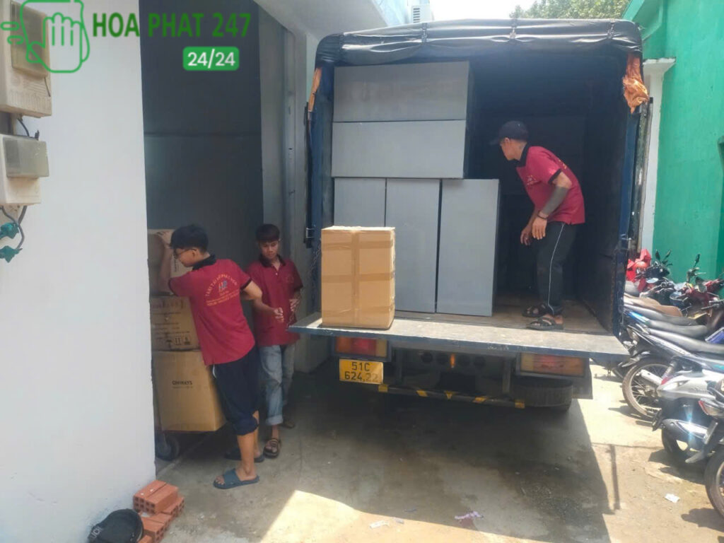 Dịch vụ xe chở hàng ở tphcm